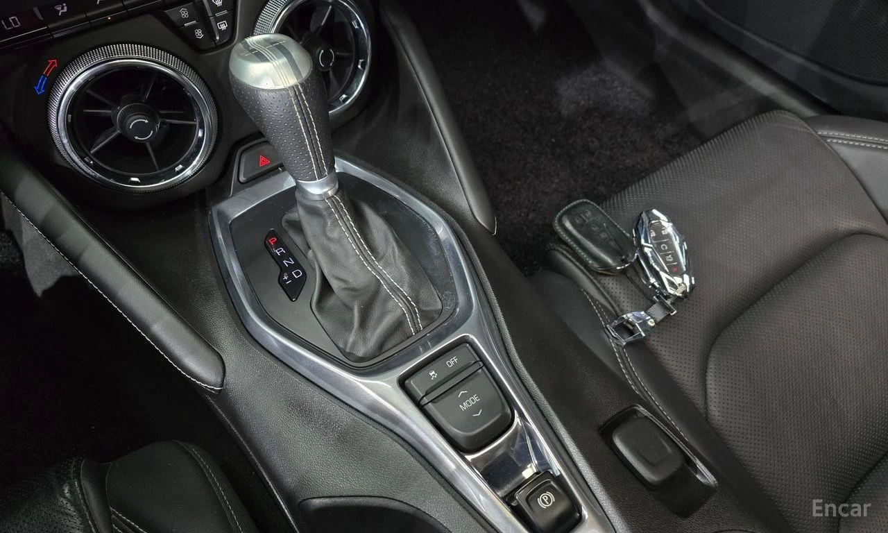 Chevrolet Camaro SS* 6.2* V8* ПОДГРЕВ* ОБДУХВАНЕ* КАМЕРА* КЕЙЛЕС* , снимка 12 - Автомобили и джипове - 55029817
