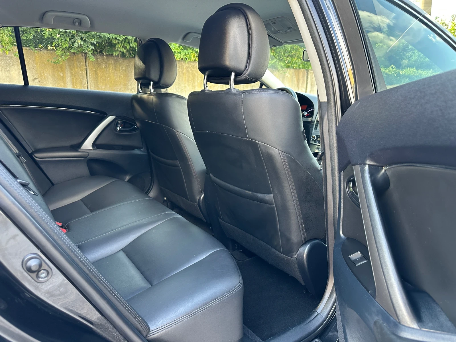 Toyota Avensis 1.8-FACE-EURO5-Buisness-Edition-1Г-Гаранция!, снимка 14 - Автомобили и джипове - 55326613