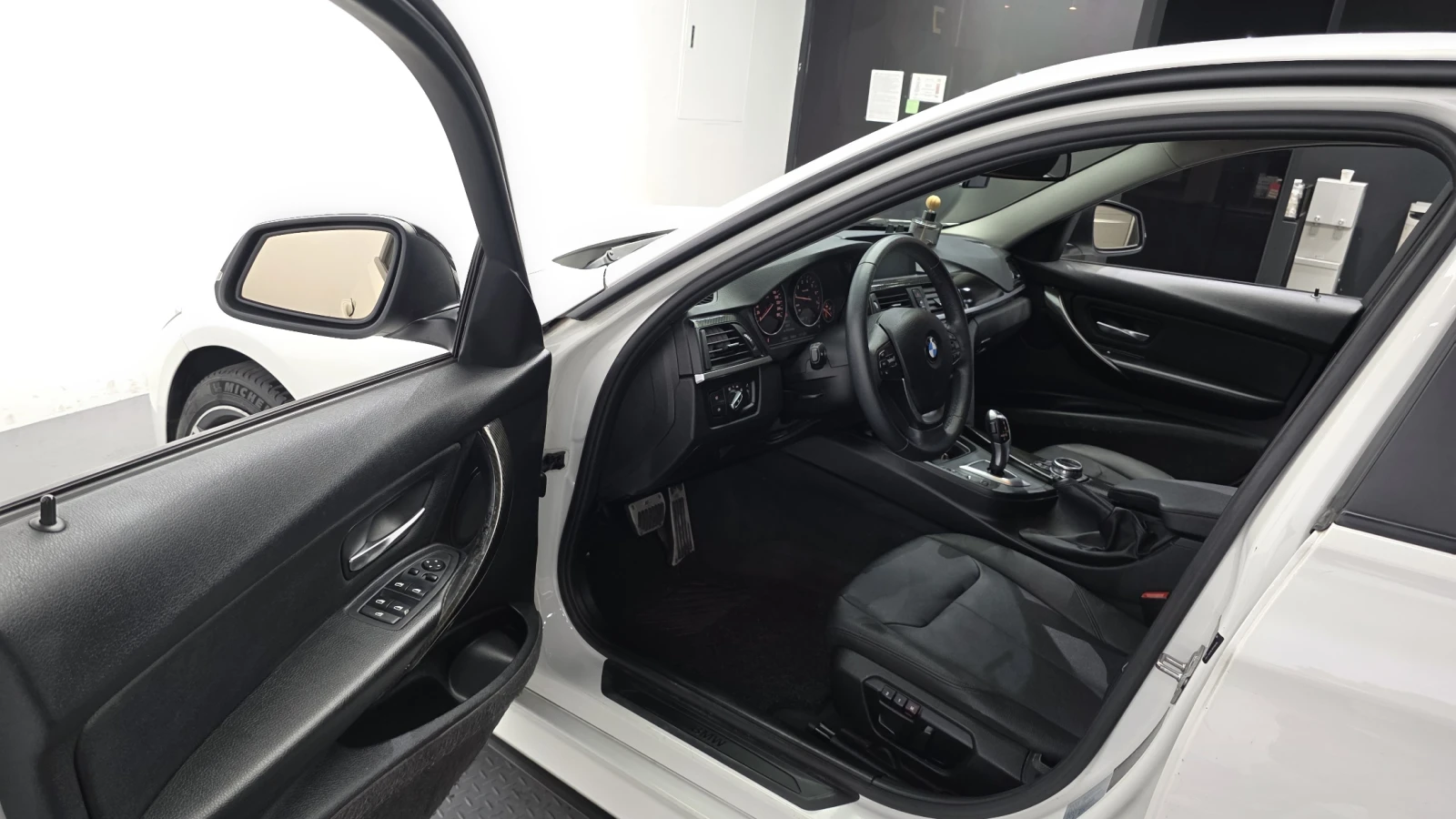 BMW 320 ЛЮК* КРАЙНА ЦЕНА, снимка 10 - Автомобили и джипове - 55593745