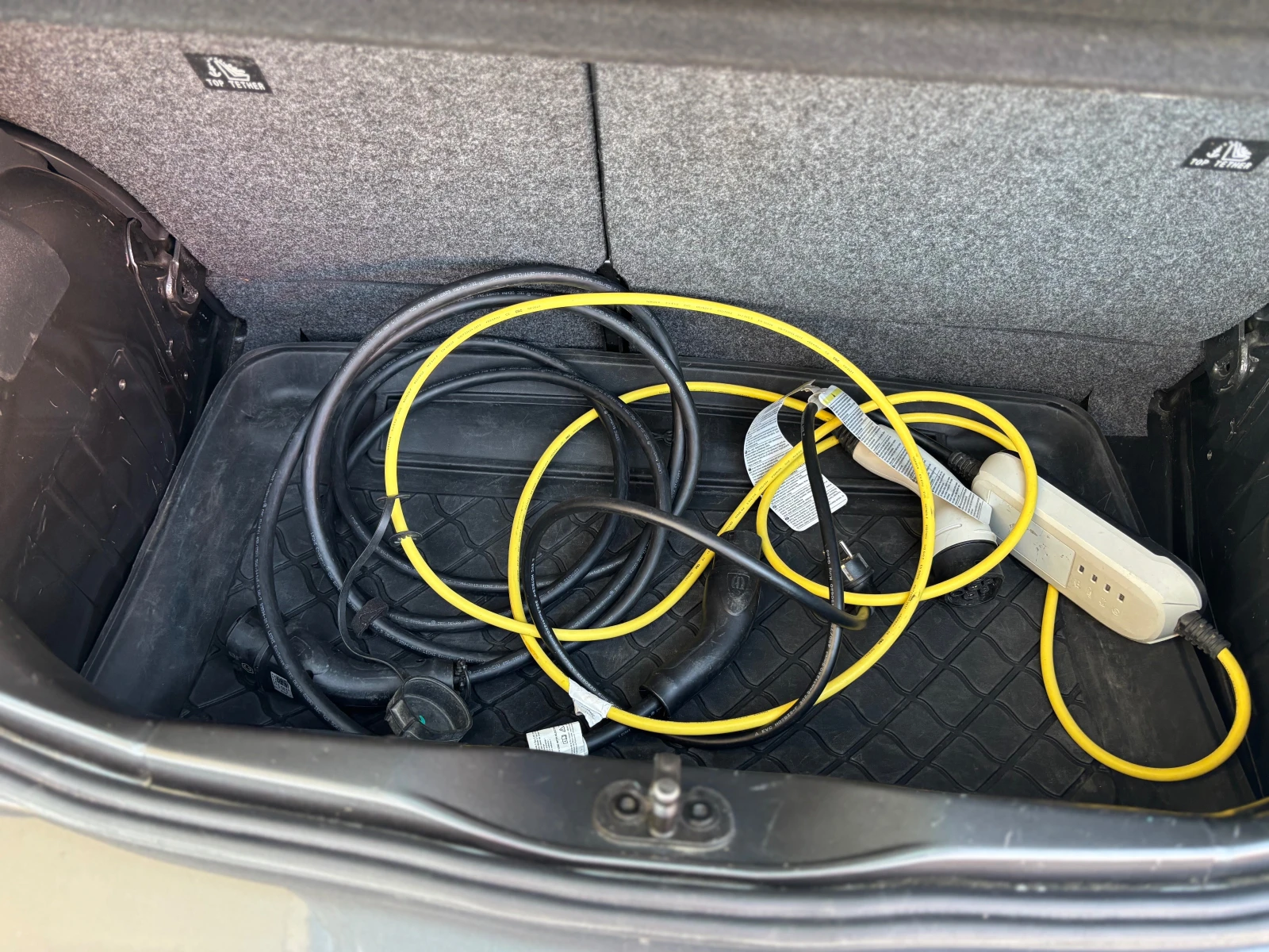 VW Up LED/Line asist/Зимен пакет, снимка 17 - Автомобили и джипове - 55644860