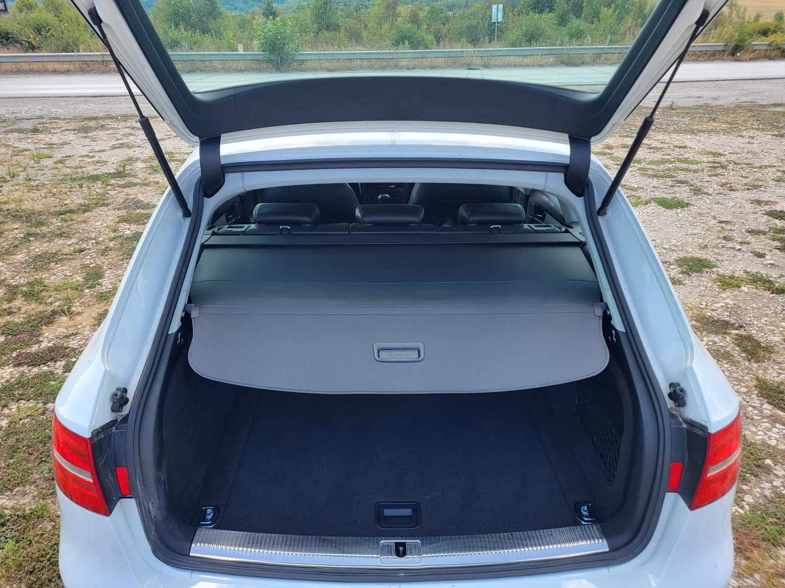Audi A4 2.0TDi, снимка 11 - Автомобили и джипове - 56055922