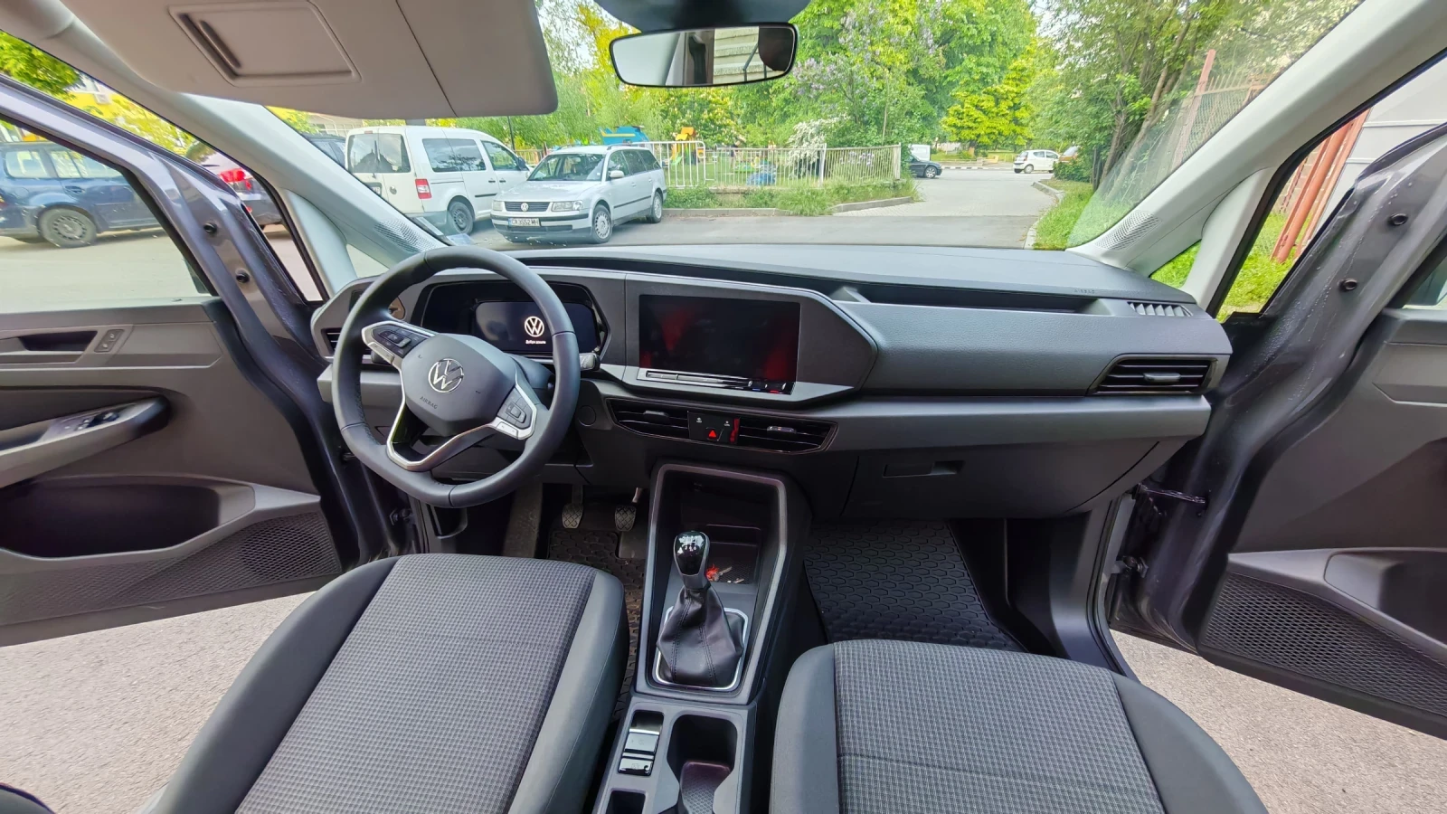 VW Caddy, снимка 7 - Автомобили и джипове - 56125832