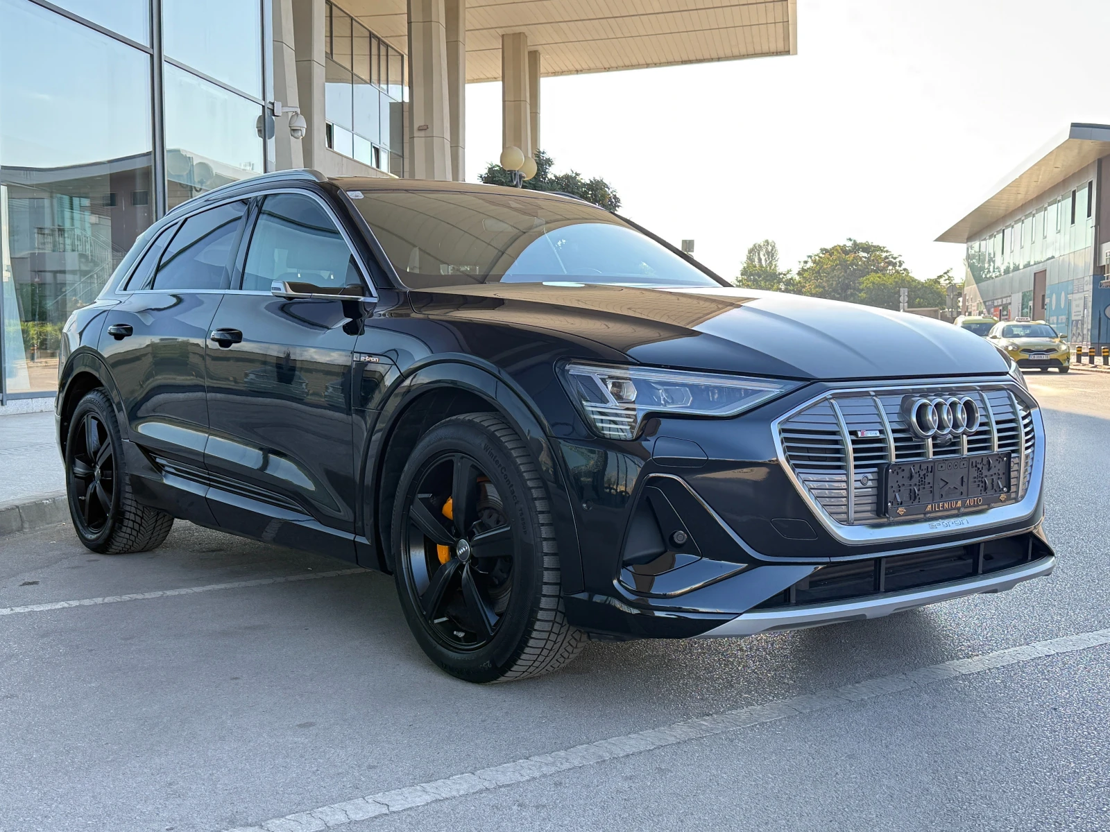 Audi E-Tron 55 95kWh 408к.с. S Line ГАРАНЦИЯ ДО 2028г. !!!, снимка 6 - Автомобили и джипове - 56210995