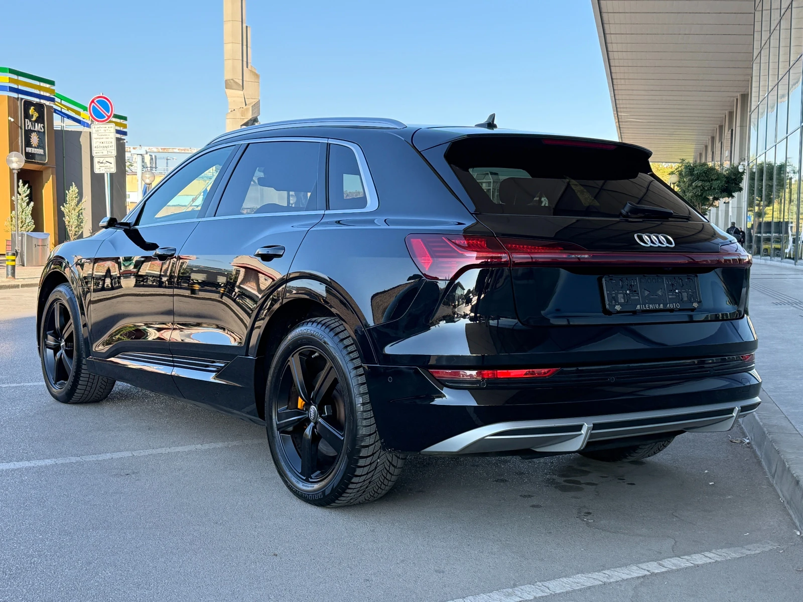 Audi E-Tron 55 95kWh 408к.с. S Line ГАРАНЦИЯ ДО 2028г. !!!, снимка 3 - Автомобили и джипове - 56210995