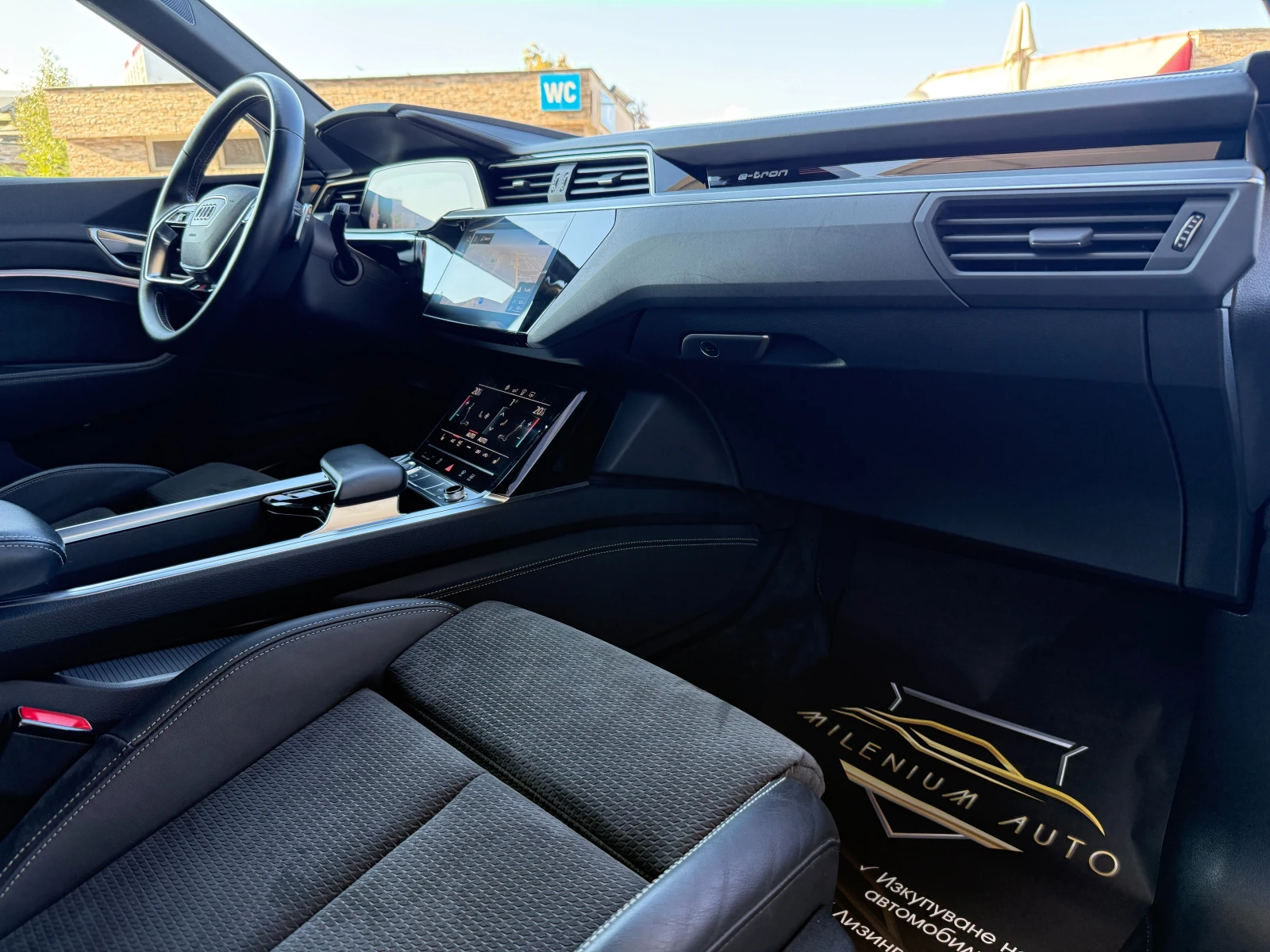 Audi E-Tron 55 95kWh 408к.с. S Line ГАРАНЦИЯ ДО 2028г. !!!, снимка 10 - Автомобили и джипове - 56210995
