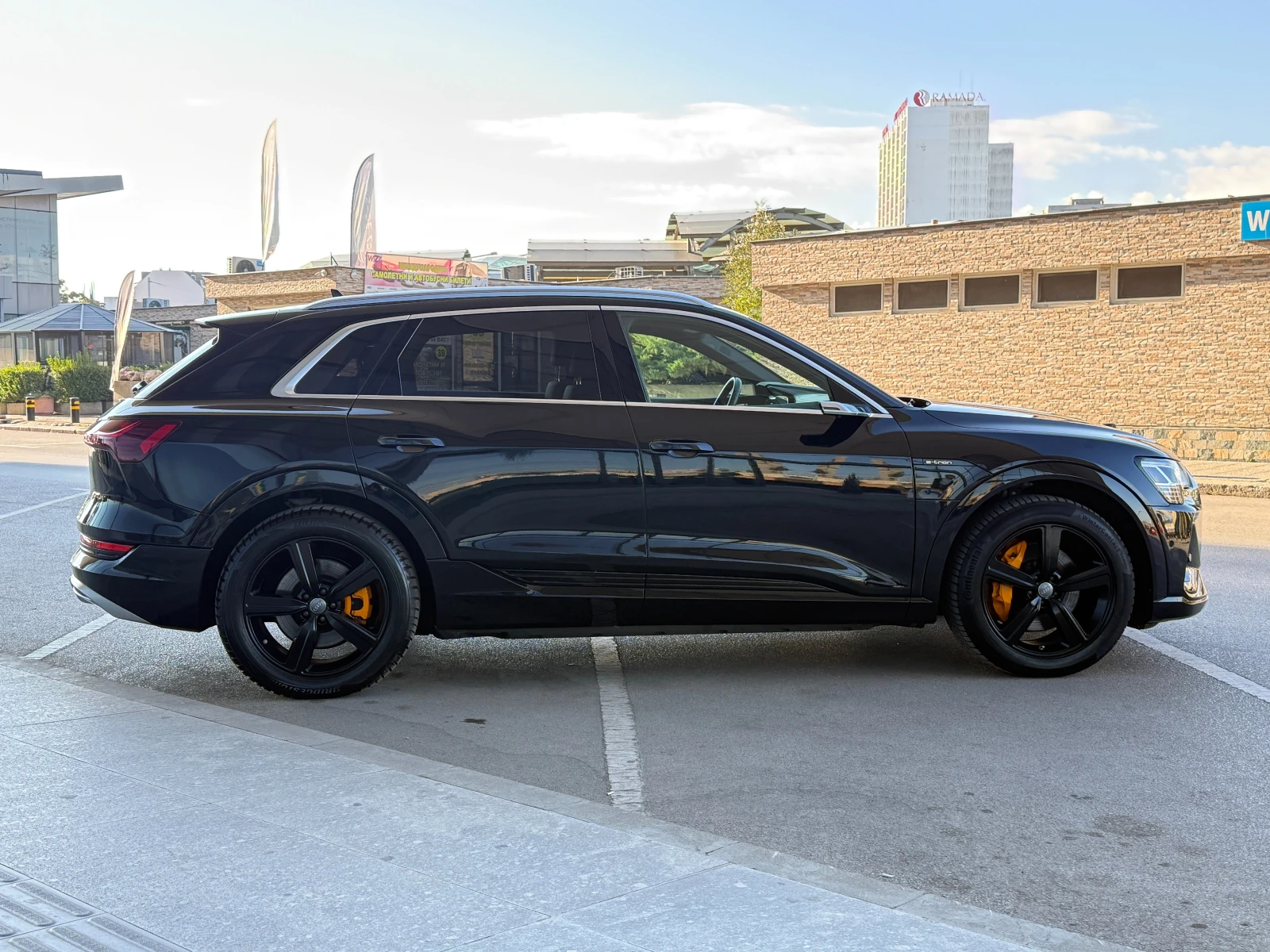 Audi E-Tron 55 95kWh 408к.с. S Line ГАРАНЦИЯ ДО 2028г. !!!, снимка 5 - Автомобили и джипове - 56210995