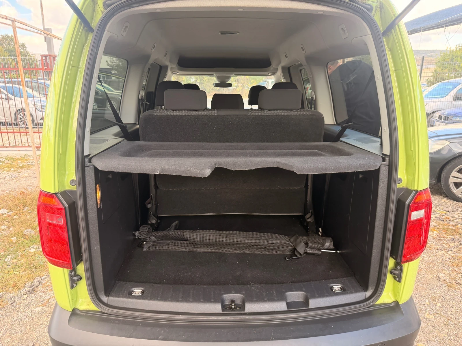 VW Caddy MAXI LIFE/ 1.4TGI/МЕТАН/АВТОМАТИК/6+ 1, снимка 13 - Автомобили и джипове - 56334434