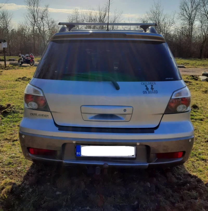 Mitsubishi Outlander, снимка 9 - Автомобили и джипове - 48935334