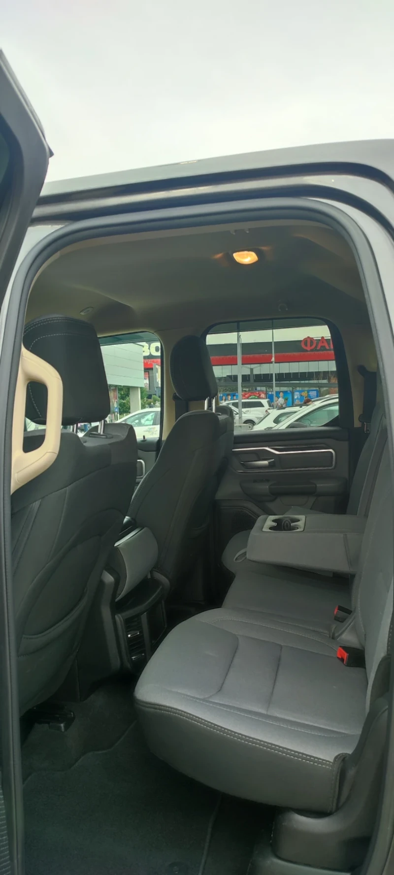 Dodge RAM 1500, снимка 13 - Автомобили и джипове - 52638436