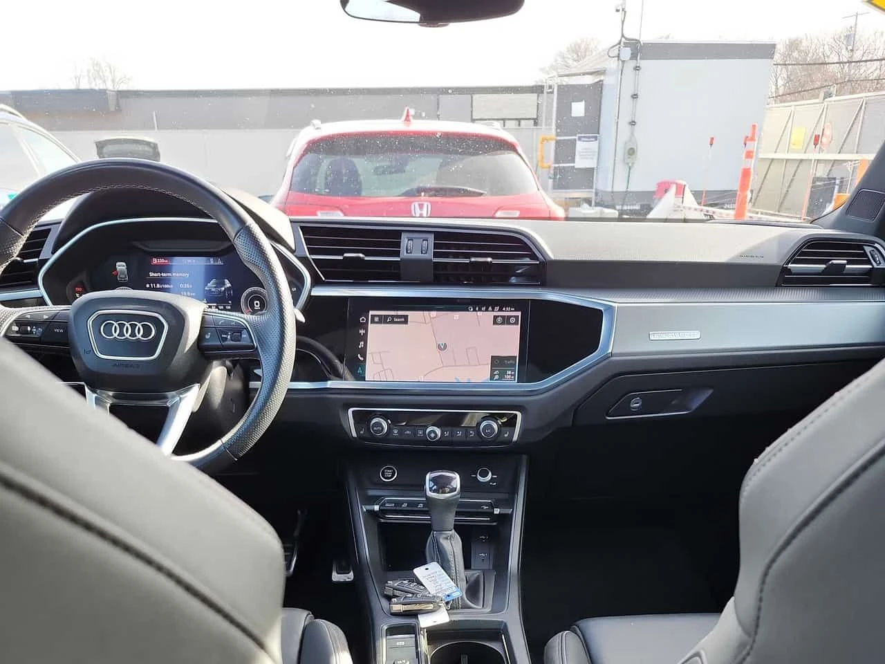 Audi Q3  Technik / SONOS / 360 / LED / DISTRONIC , снимка 8 - Автомобили и джипове - 53854414