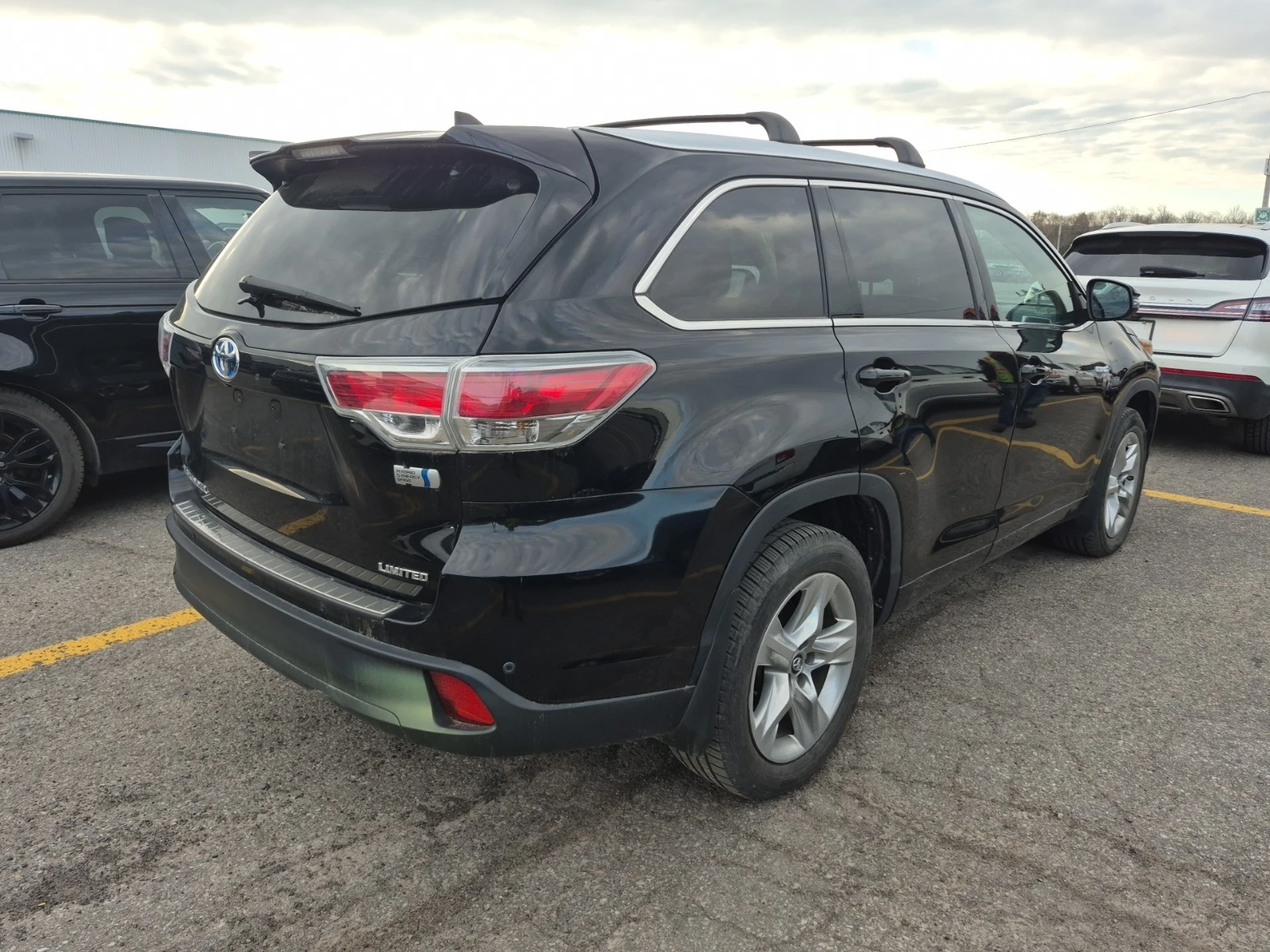 Toyota Highlander HYBRID LIMITED AWD * * CARFAX * * АВТО КРЕДИТ * * , снимка 3 - Автомобили и джипове - 54487959