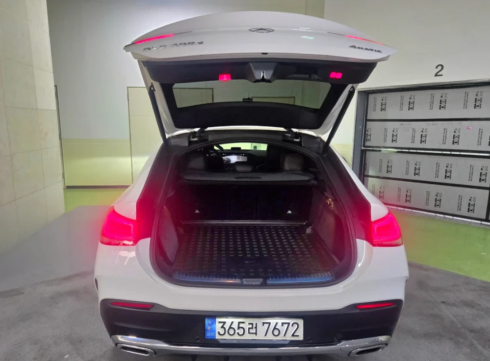 Mercedes-Benz GLE 400 AMG * МАСАЖИ * ПОДРЕВИ * ОБДУХВАНЕ, снимка 6 - Автомобили и джипове - 54998309
