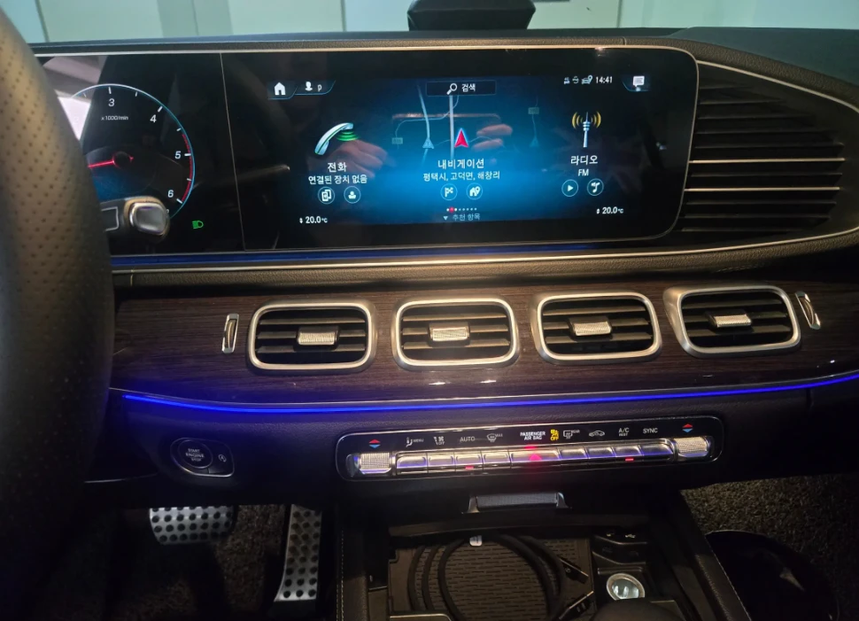 Mercedes-Benz GLE 400 AMG * МАСАЖИ * ПОДРЕВИ * ОБДУХВАНЕ, снимка 9 - Автомобили и джипове - 54998309