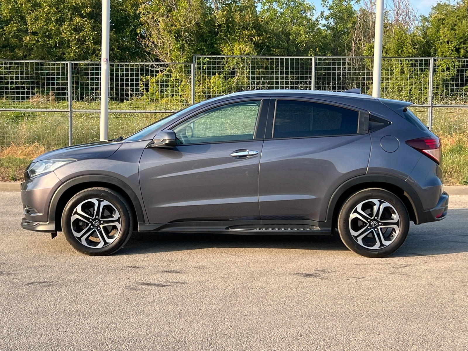 Honda Hr-v 1.5 АВТОМАТ , снимка 4 - Автомобили и джипове - 55400113