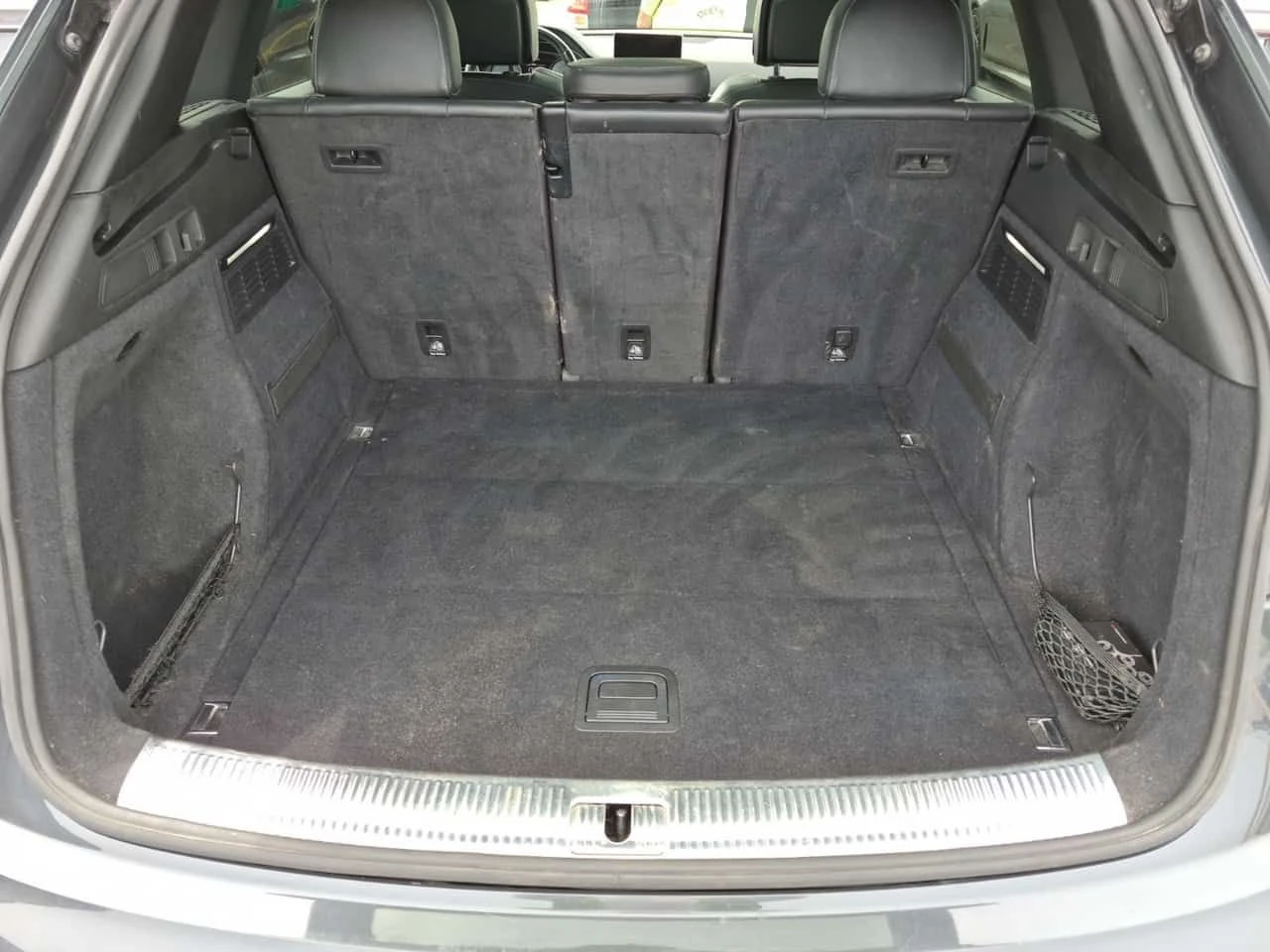 Audi SQ5  PROGRESSIV / NAVI / PANORAMA / АВТОКРЕДИТ, снимка 14 - Автомобили и джипове - 55402586