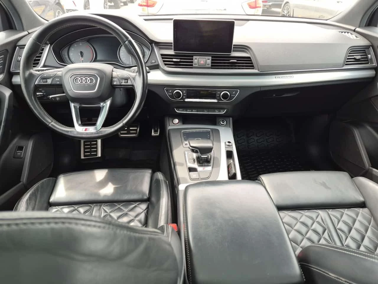 Audi SQ5  PROGRESSIV / NAVI / PANORAMA / АВТОКРЕДИТ, снимка 9 - Автомобили и джипове - 55402586