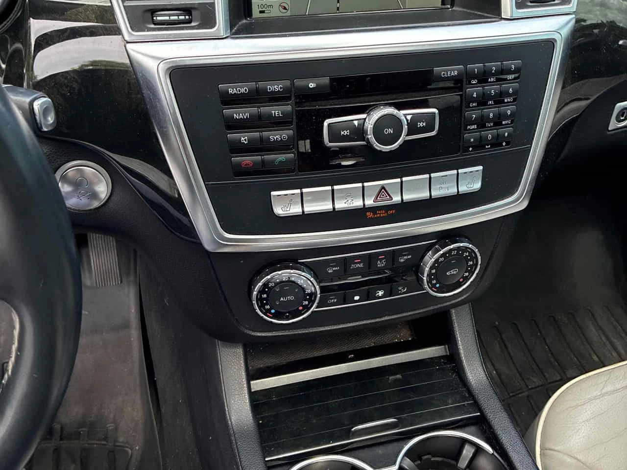 Mercedes-Benz GL 350 * BlueTEC * ЛИЦЕНЗИРАН ДИЛЪР * CARFAX, снимка 9 - Автомобили и джипове - 55593185