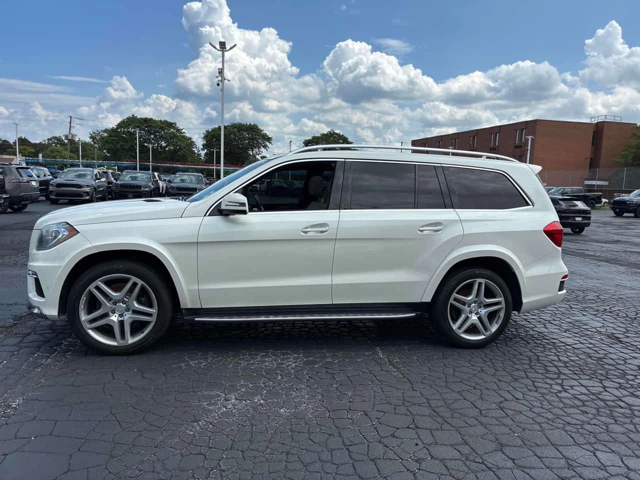 Mercedes-Benz GL 350 * BlueTEC * ЛИЦЕНЗИРАН ДИЛЪР * CARFAX, снимка 2 - Автомобили и джипове - 55593185