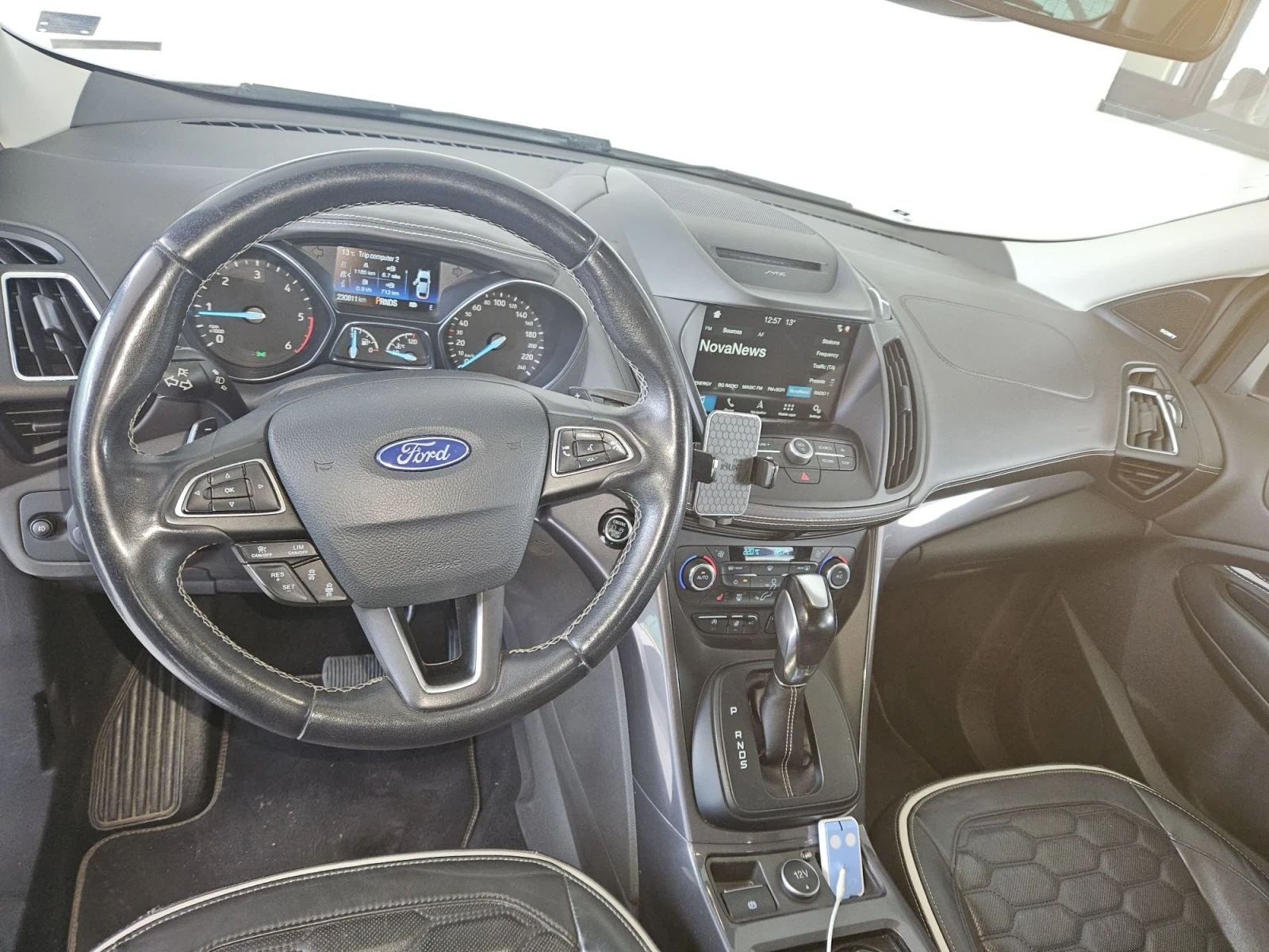 Ford Kuga Vignale, снимка 9 - Автомобили и джипове - 55626816