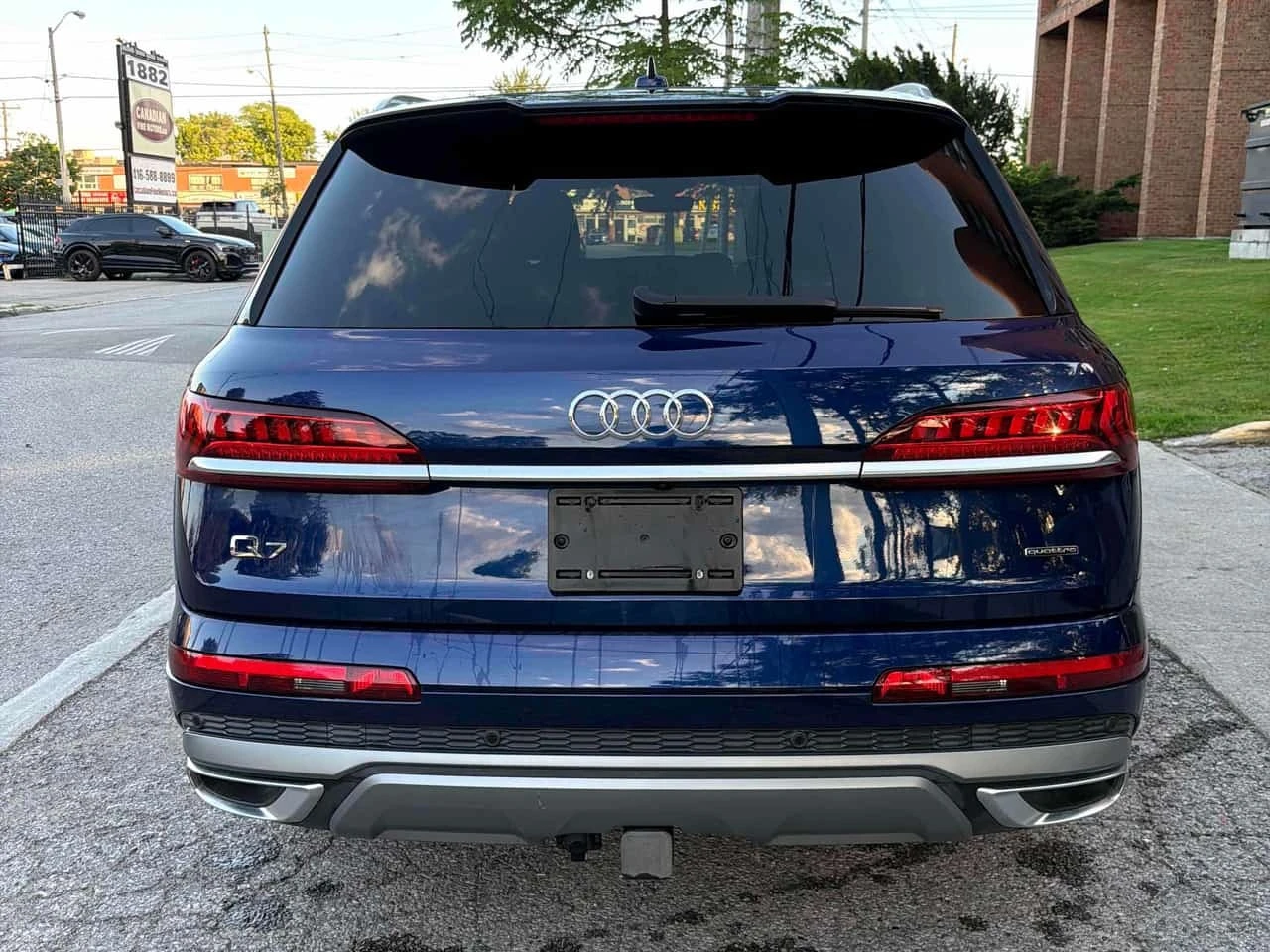 Audi Q7 * Technik * S-LINE * DIS * HUD * 360* 2 КЛЮЧА, снимка 4 - Автомобили и джипове - 55737623