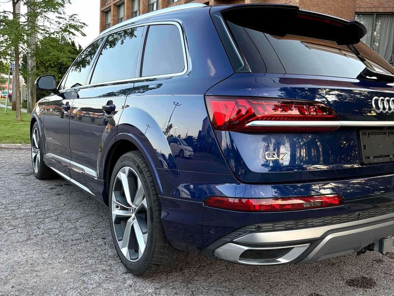 Audi Q7 * Technik * S-LINE * DIS * HUD * 360* 2 КЛЮЧА, снимка 11 - Автомобили и джипове - 55737623