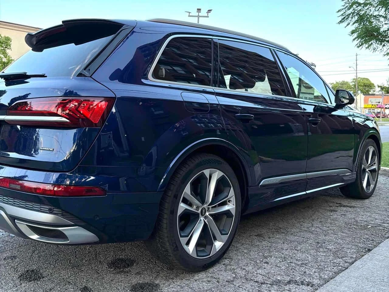 Audi Q7 * Technik * S-LINE * DIS * HUD * 360* 2 КЛЮЧА, снимка 12 - Автомобили и джипове - 55737623