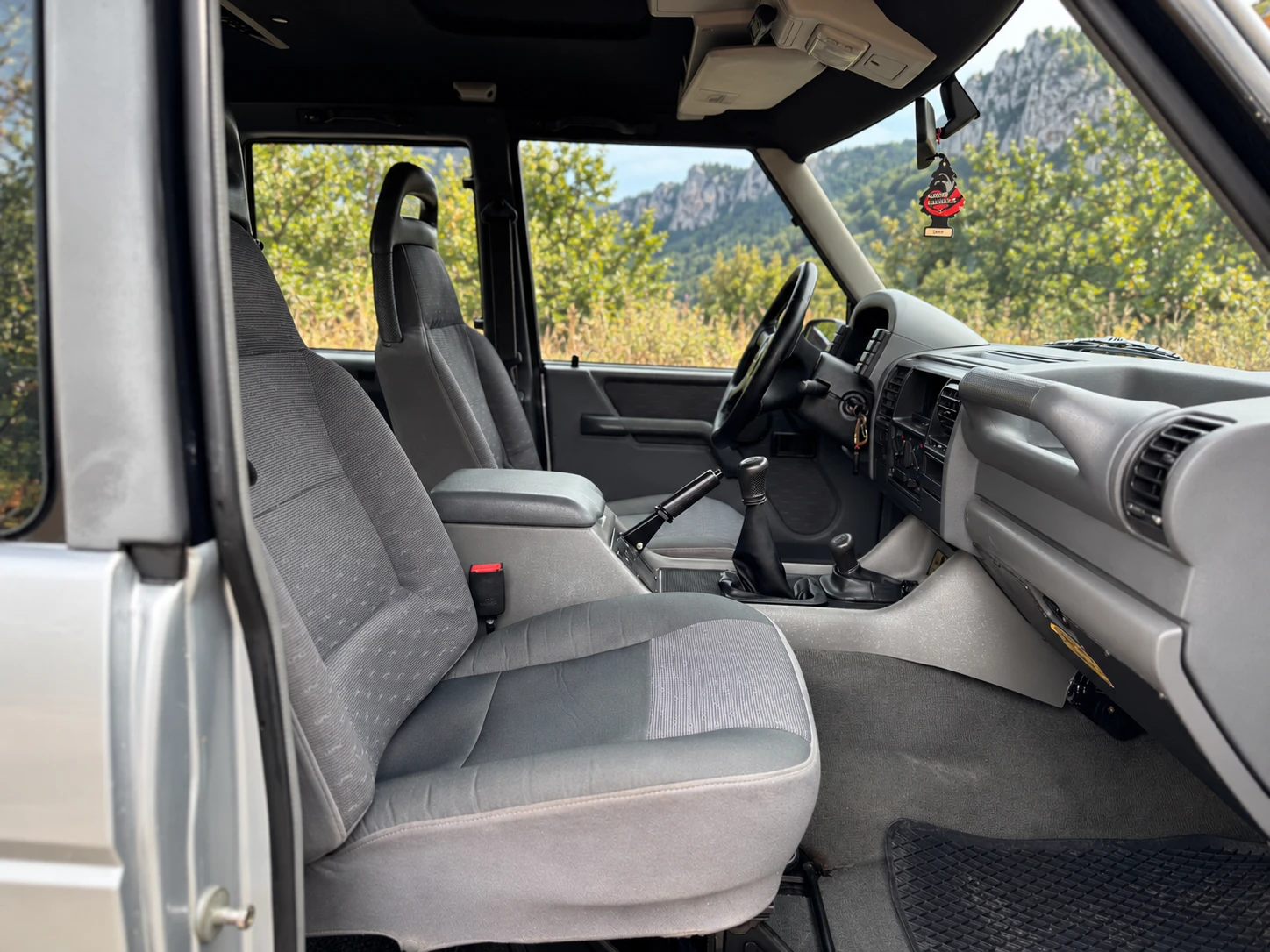 Land Rover Discovery 2.5TDI 4x4 ITALY, снимка 11 - Автомобили и джипове - 56701345