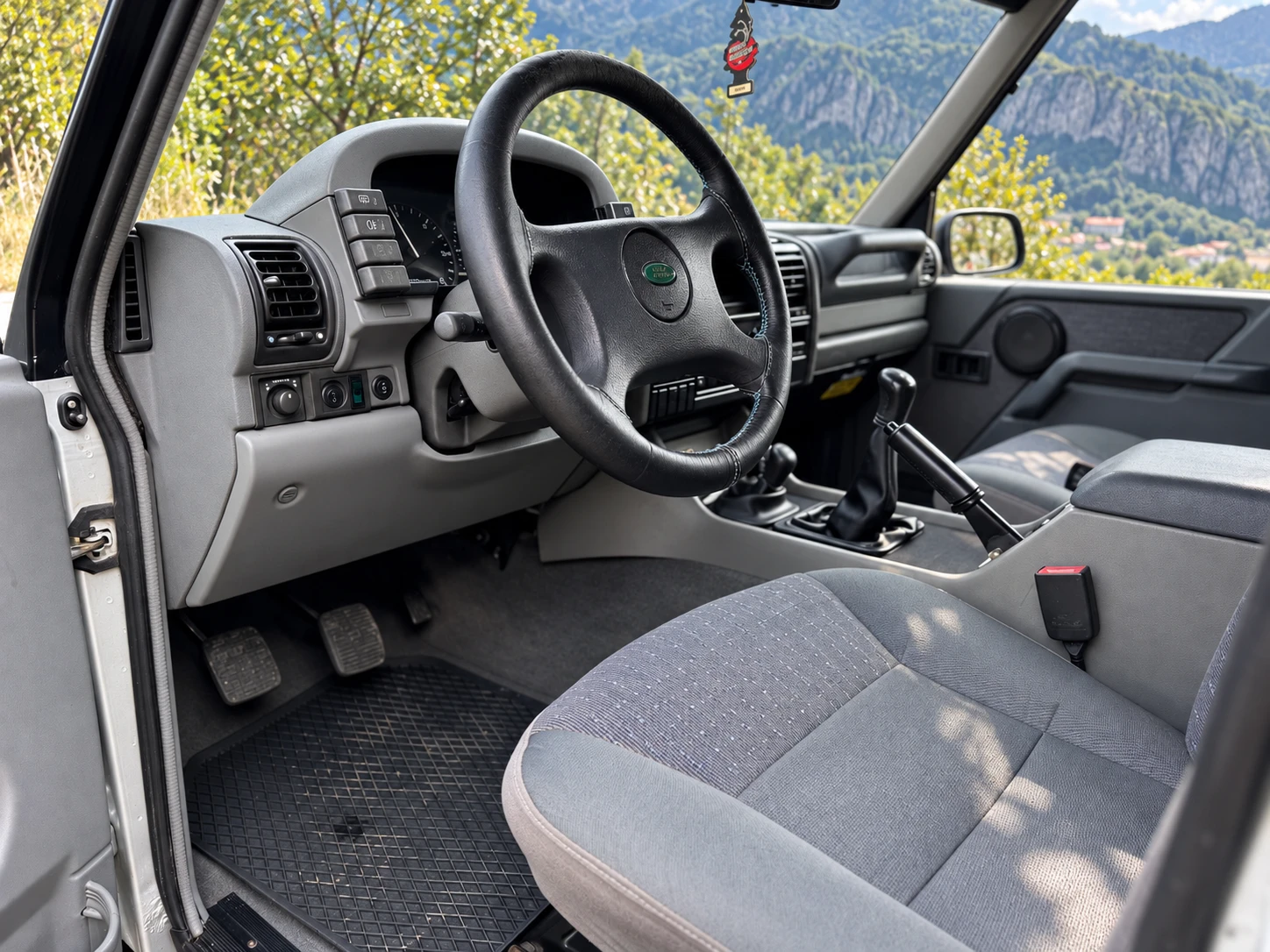 Land Rover Discovery 2.5TDI 4x4 ITALY, снимка 8 - Автомобили и джипове - 56701345