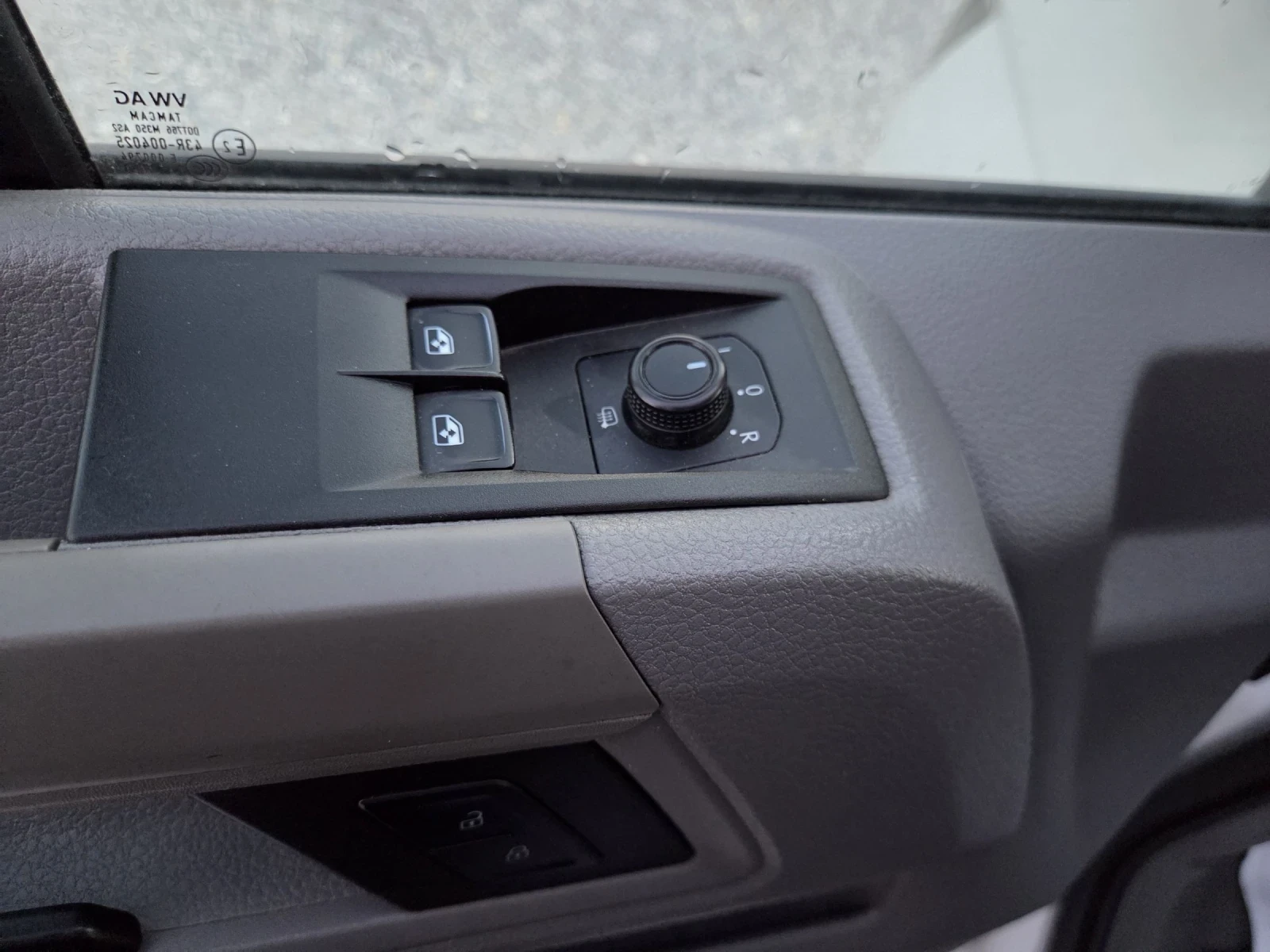 VW Crafter 2.0 TDI, Клима, Нави, П.Борд, До 3.5 тона, 4.50 ме, снимка 12 - Бусове и автобуси - 53750126