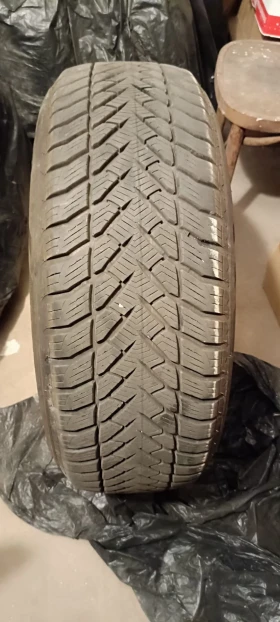 Гуми Зимни 245/60R18, снимка 7 - Гуми и джанти - 47569975