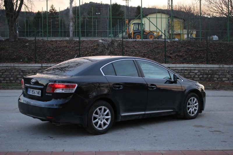 Toyota Avensis 1.8 VVT-I, снимка 6 - Автомобили и джипове - 48635820