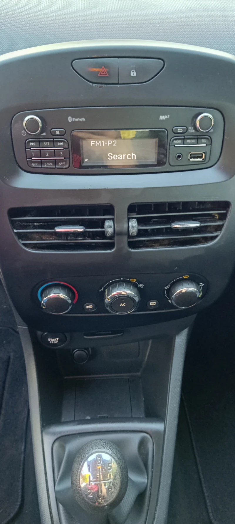 Renault Clio 1.5 dci, снимка 12 - Автомобили и джипове - 52308717