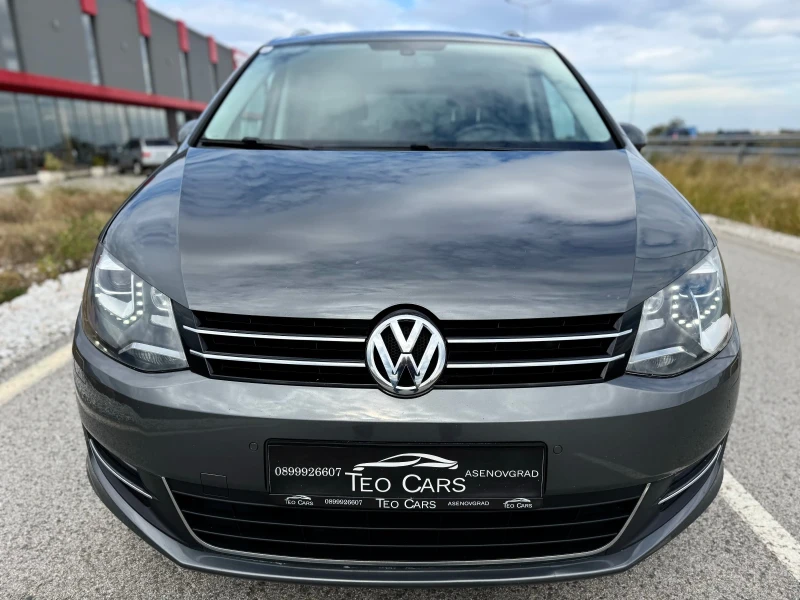 VW Sharan 2.0 TDI / LED / AVTOMAT / HIGHLINE / KOJA / NAVI, снимка 2 - Автомобили и джипове - 52001573