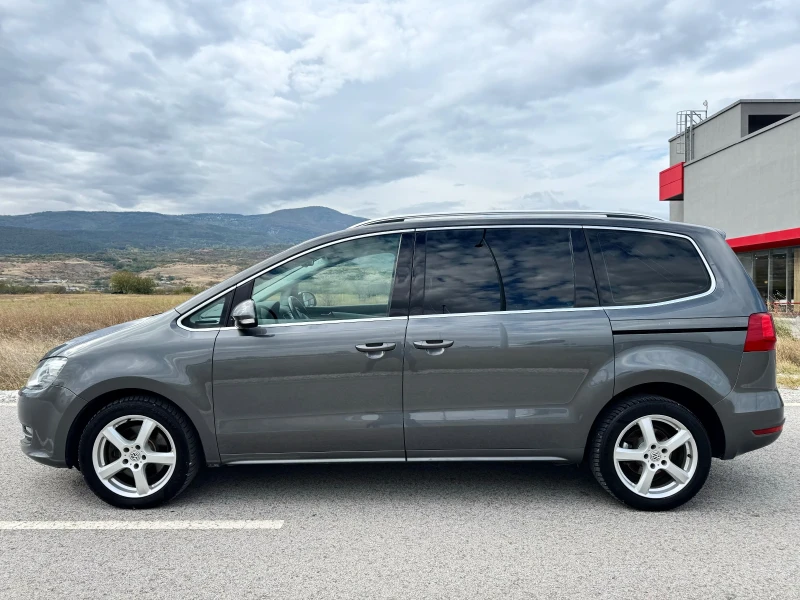 VW Sharan 2.0 TDI / LED / AVTOMAT / HIGHLINE / KOJA / NAVI, снимка 4 - Автомобили и джипове - 52001573