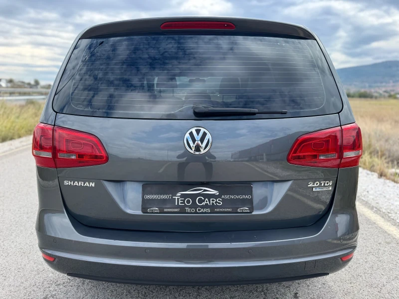 VW Sharan 2.0 TDI / LED / AVTOMAT / HIGHLINE / KOJA / NAVI, снимка 7 - Автомобили и джипове - 52001573