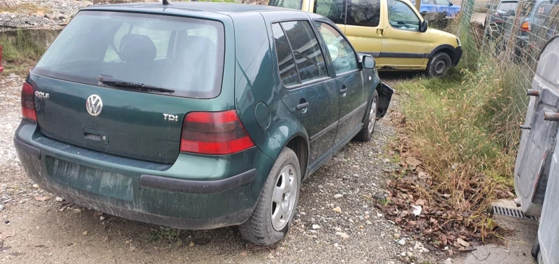 VW Golf 1.9 TDI 110кс, снимка 5 - Автомобили и джипове - 52505397