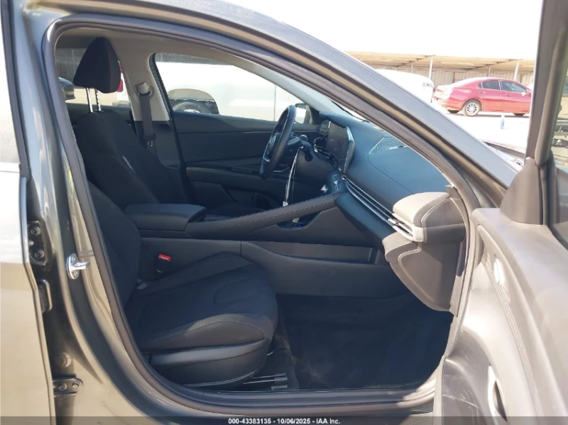 Hyundai Elantra DIGITAL* ПОДГРЕВ* ПАНОРАМА* 9ХИЛ.КМ., снимка 7 - Автомобили и джипове - 52898754