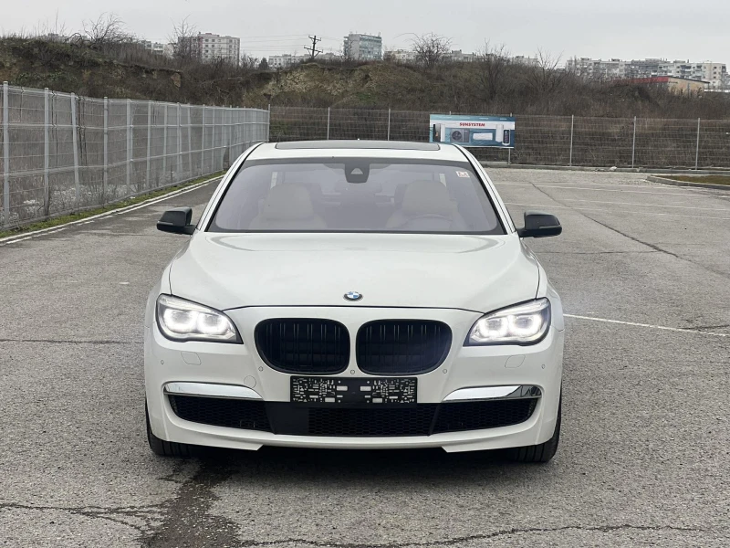 BMW 740 xDrive/DISTR/HEAD UP/CAMERA/PANO, снимка 2 - Автомобили и джипове - 53342623