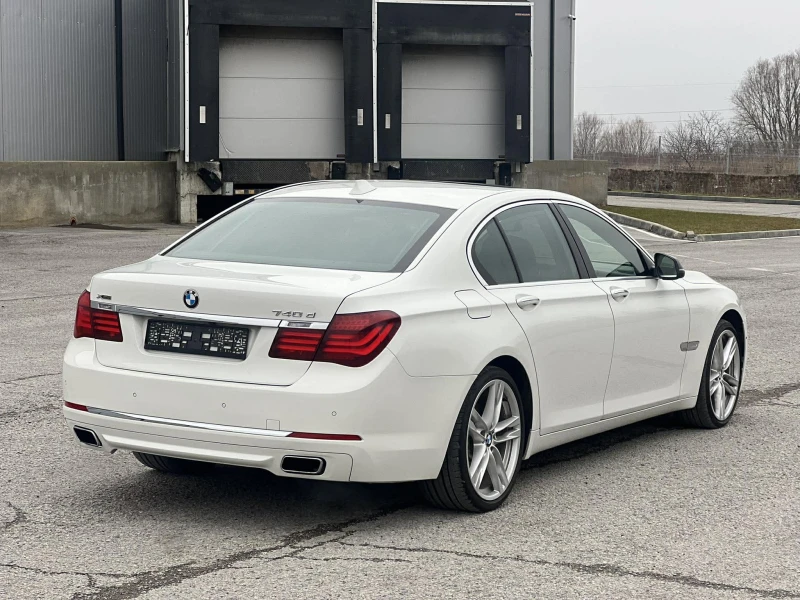 BMW 740 xDrive/DISTR/HEAD UP/CAMERA/PANO, снимка 6 - Автомобили и джипове - 53342623
