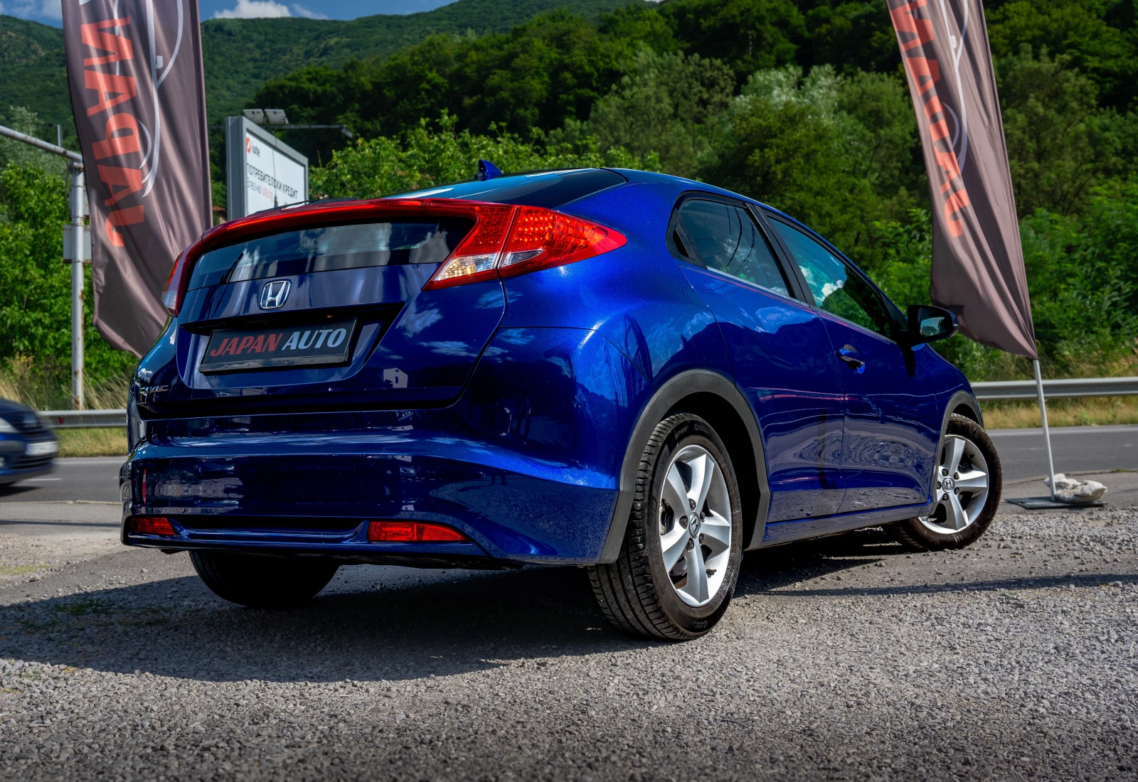 Honda Civic 1.8i-VTEC Automatic с гаранция!  - изображение 4