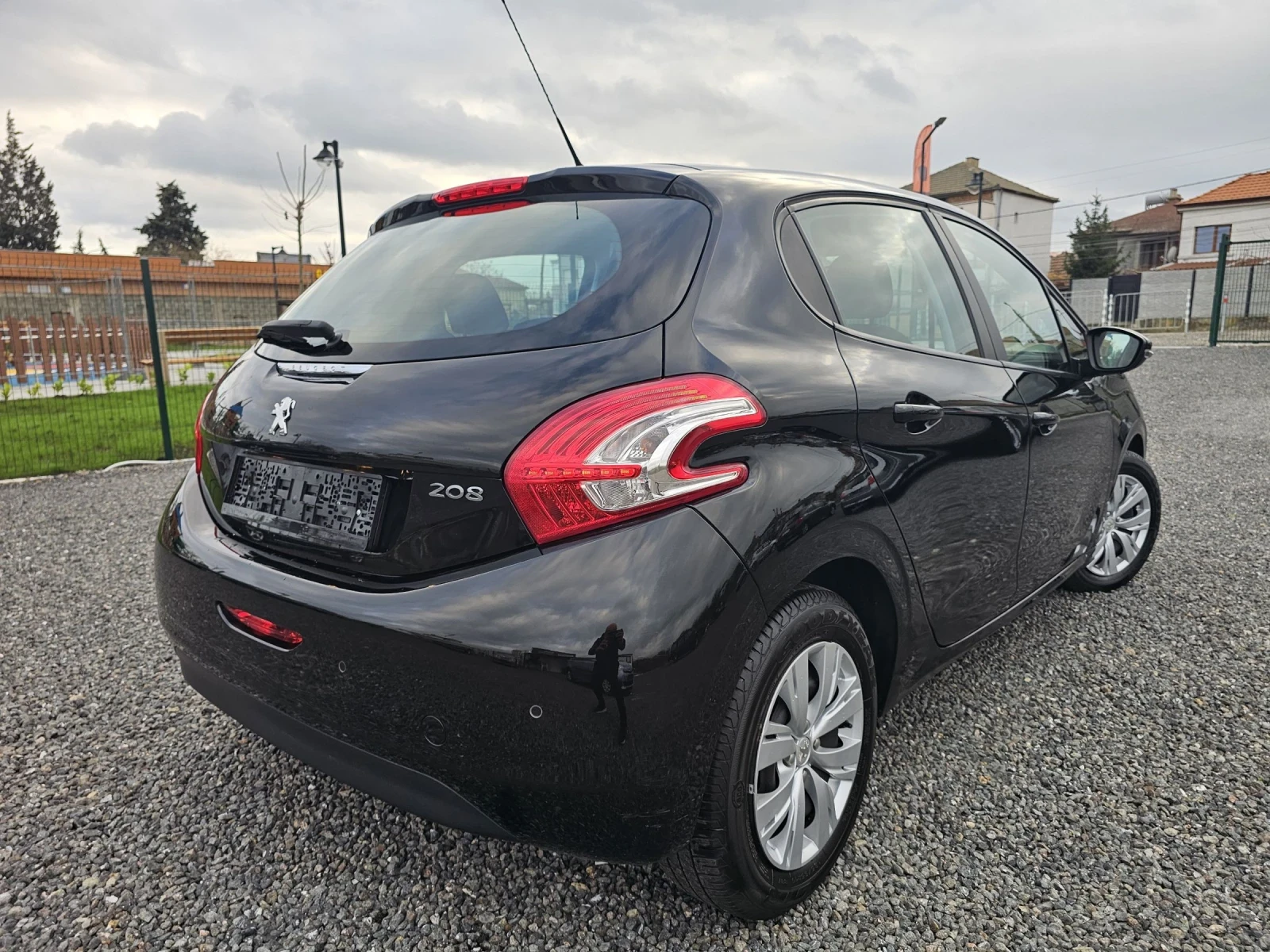 Peugeot 208 1.2i 82K.C.100! | Mobile.bg   5