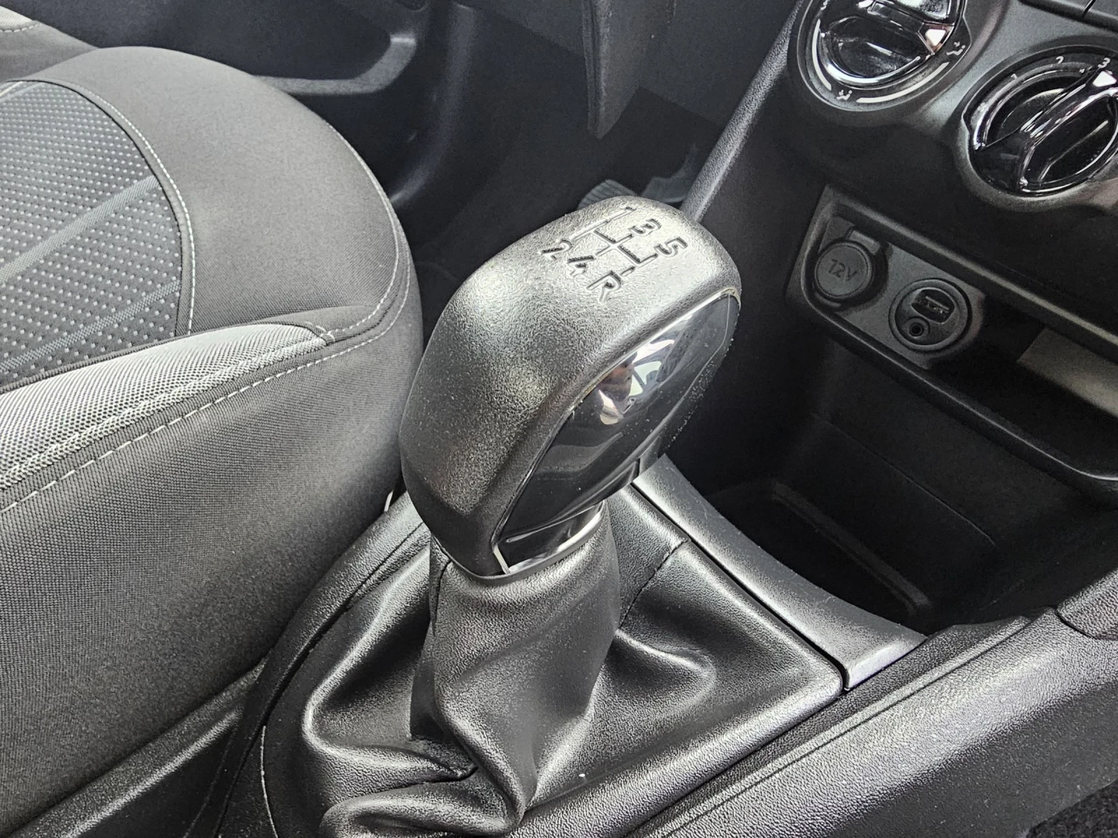 Peugeot 208 1.2i 82K.C.100! | Mobile.bg   15