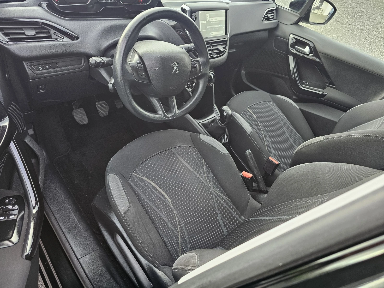 Peugeot 208 1.2i 82K.C.100! | Mobile.bg   13