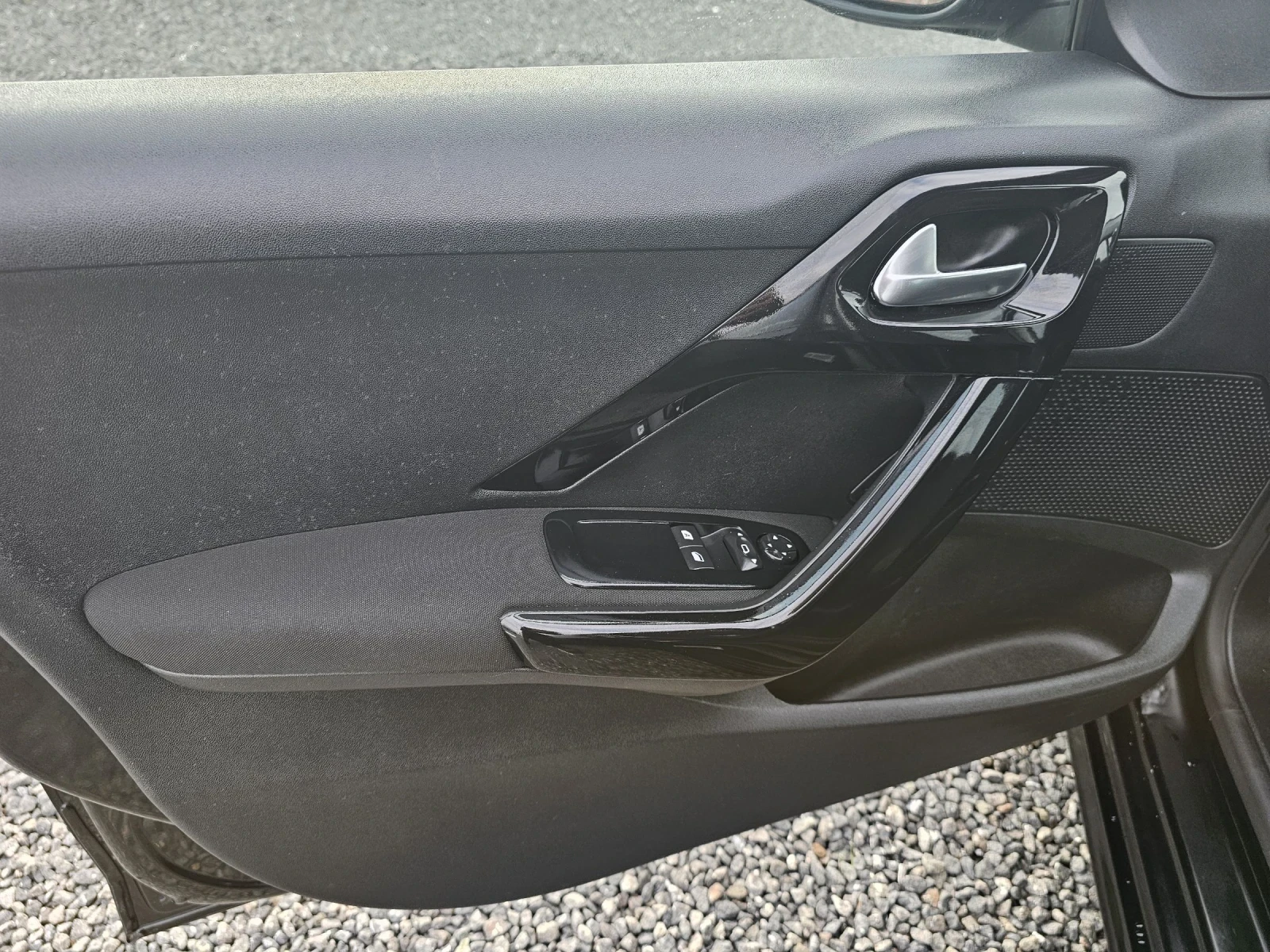 Peugeot 208 1.2i 82K.C.100! | Mobile.bg   12