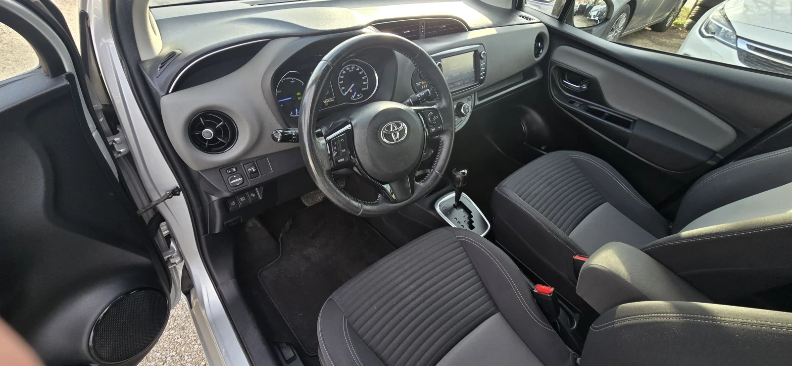 Toyota Yaris 1.5 hybrid | Mobile.bg � ����������� 9