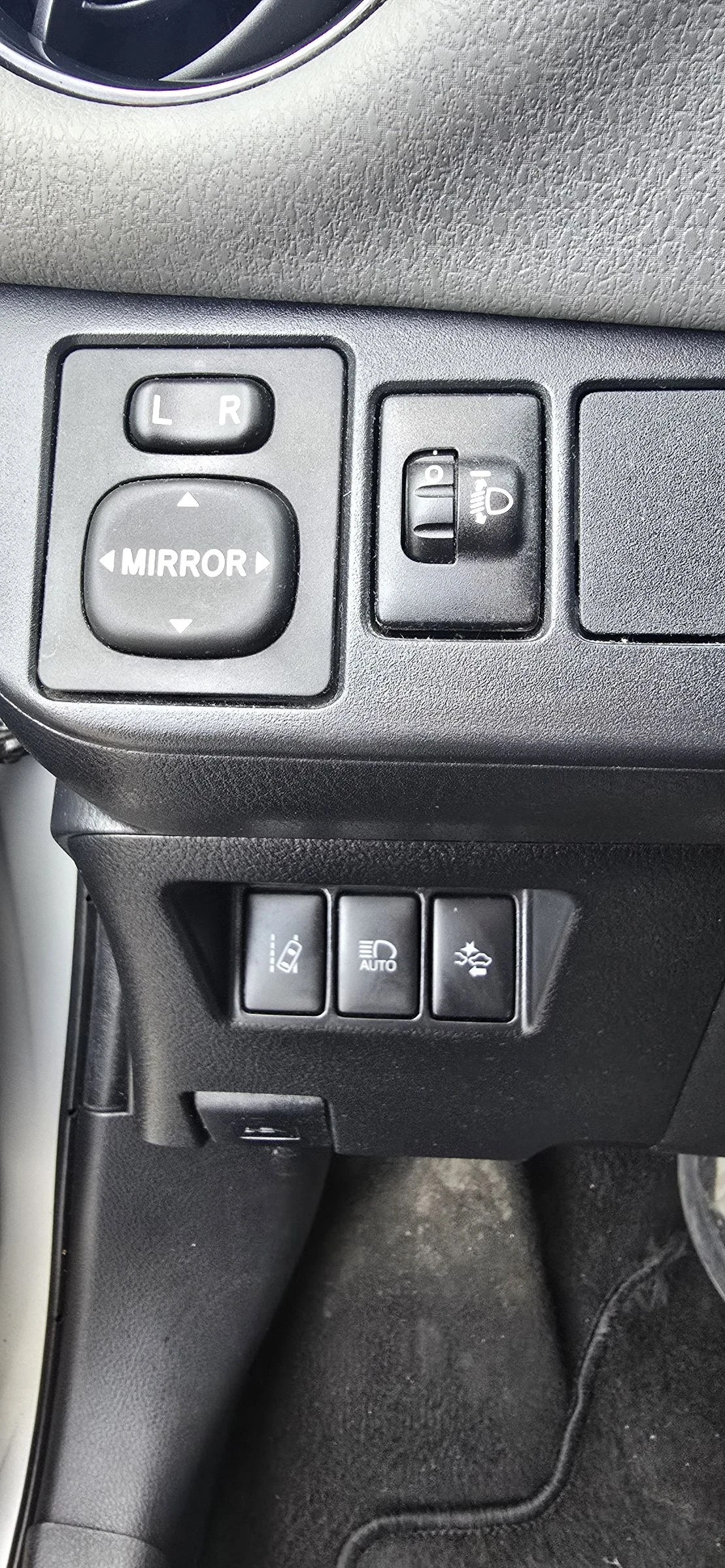 Toyota Yaris 1.5 hybrid | Mobile.bg � ����������� 15