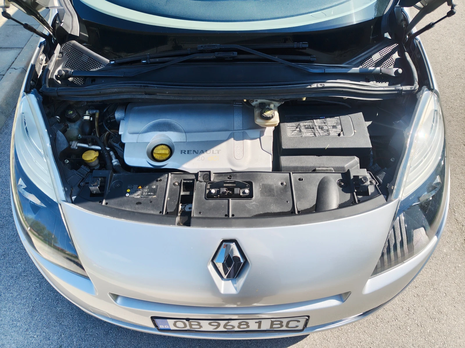 Renault Grand scenic 2.0dci 6ск 5местен, снимка 14 - Автомобили и джипове - 54313271