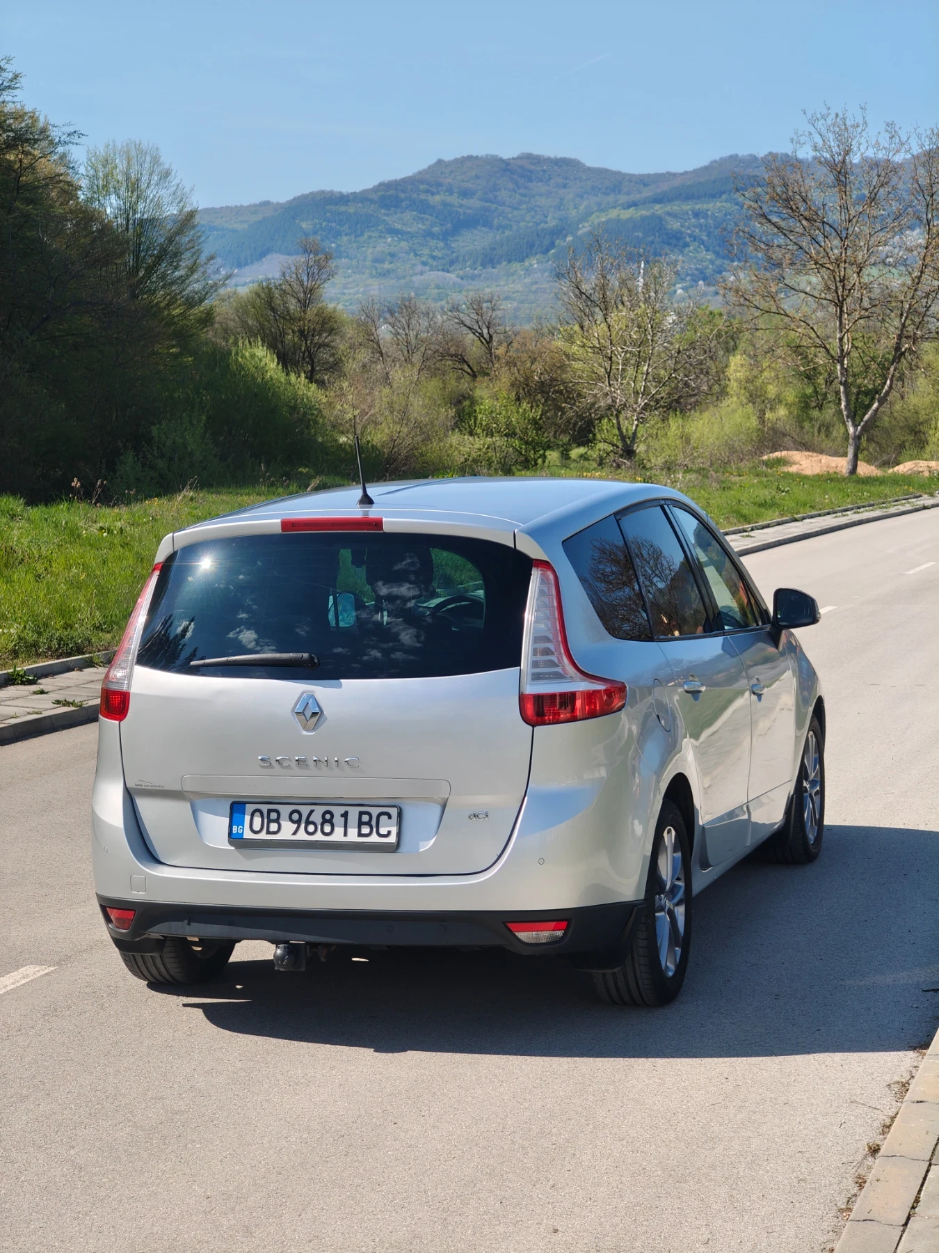 Renault Grand scenic 2.0dci 6ск 5местен, снимка 4 - Автомобили и джипове - 54313271