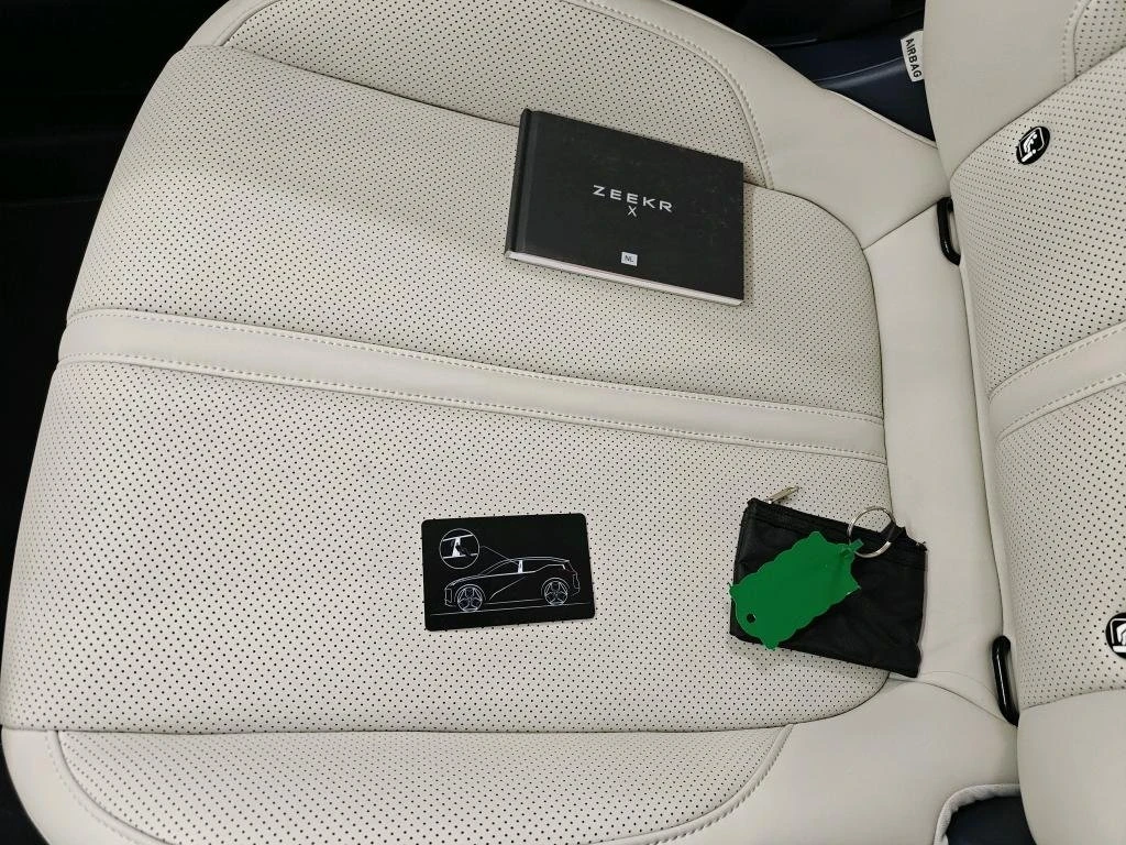 Zeekr X 64 kWh, снимка 6 - Автомобили и джипове - 54831022