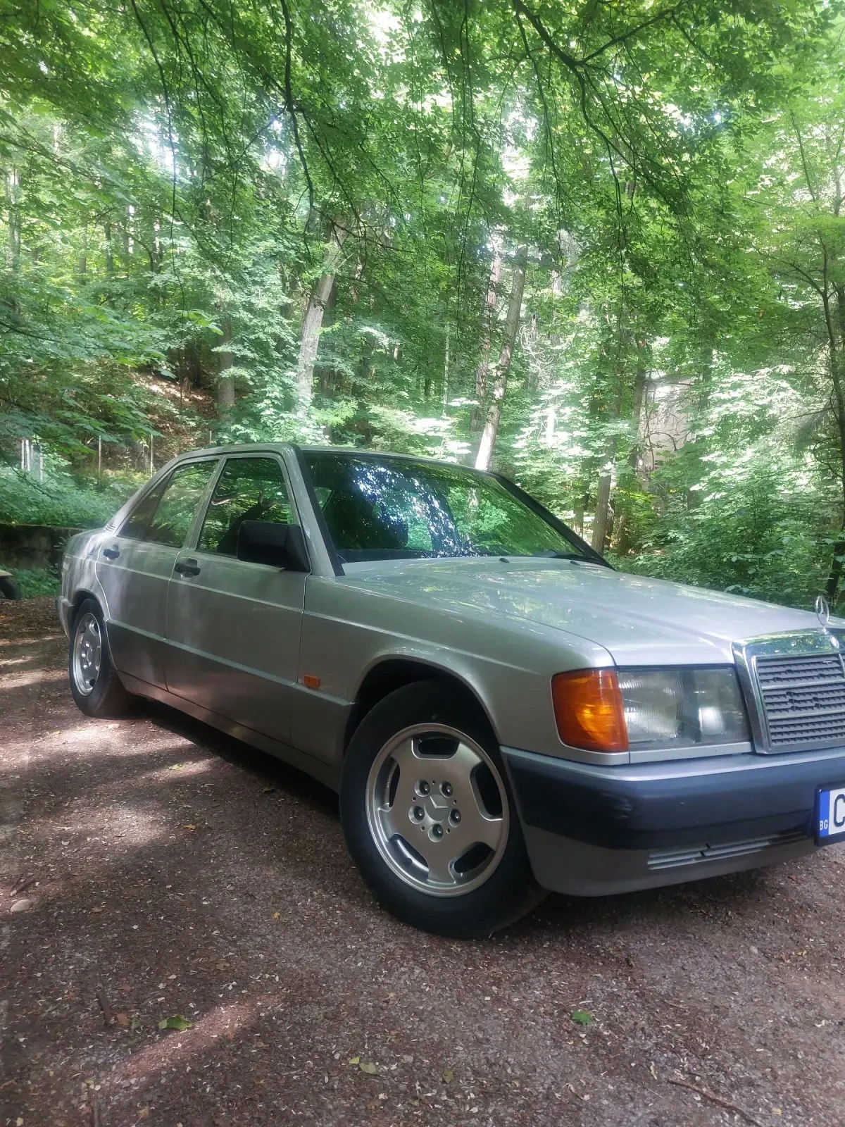 Mercedes-Benz 190 1.8 Климатик!, снимка 2 - Автомобили и джипове - 54954129